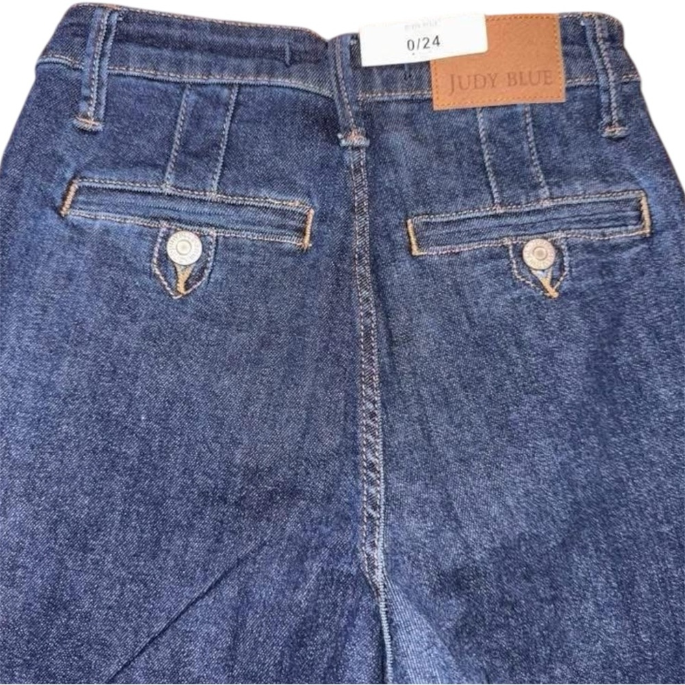 Judy Blue Dark Indigo Wide leg crop trouser style. So cute. Size 0/24 nwt! - Picture 3 of 10